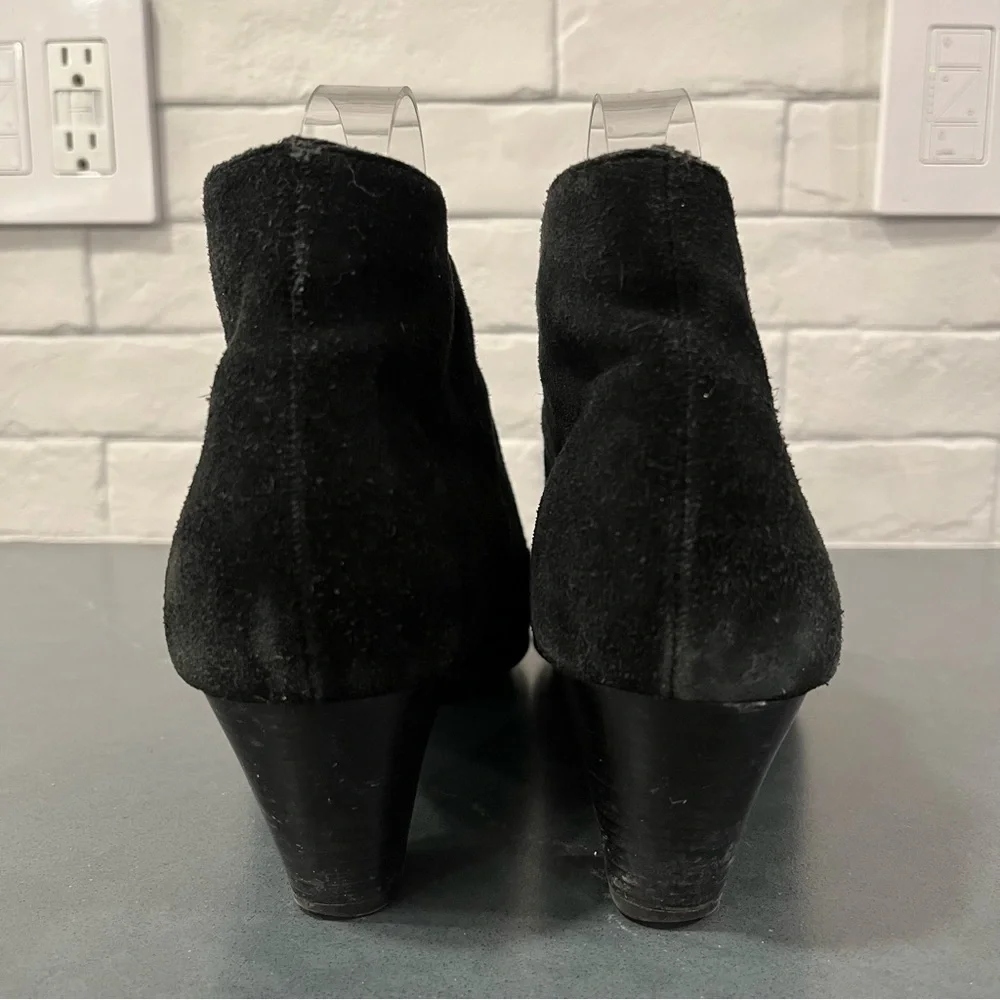 Umberto Raffini sz 41 black suede lace-up heeled ankle boots